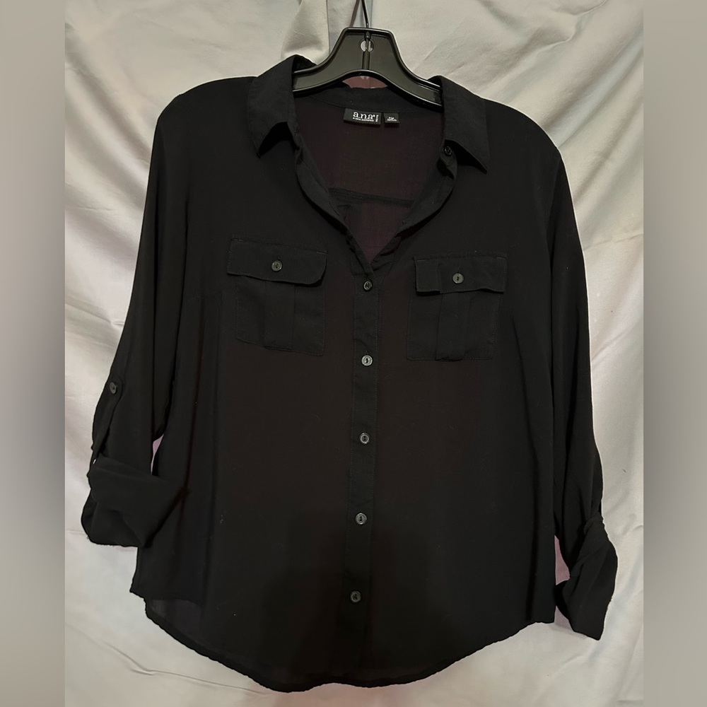 Black light weight button up. Can be work as a long sleeve or 3/4.